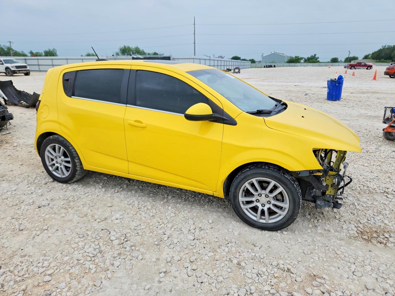 2015 Chevrolet Sonic Lt - Фото 4