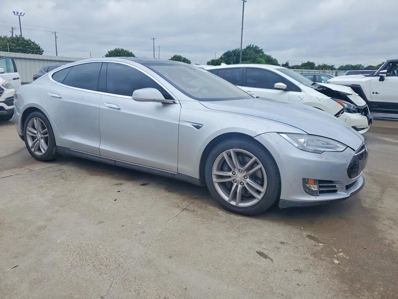 2013 Tesla Model S - Image 4
