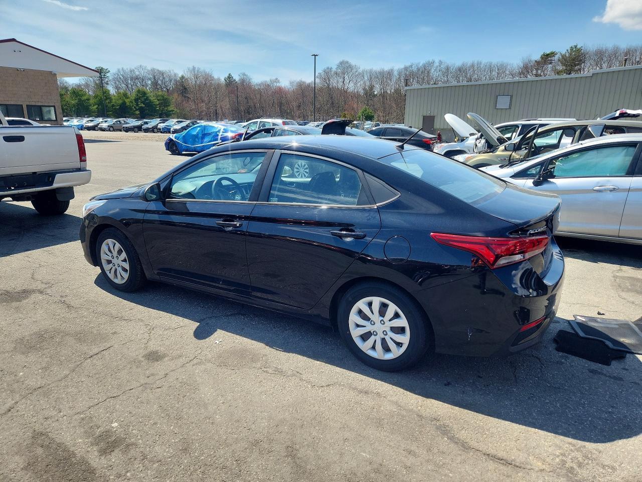 2019 Hyundai Accent Se - Фото 2