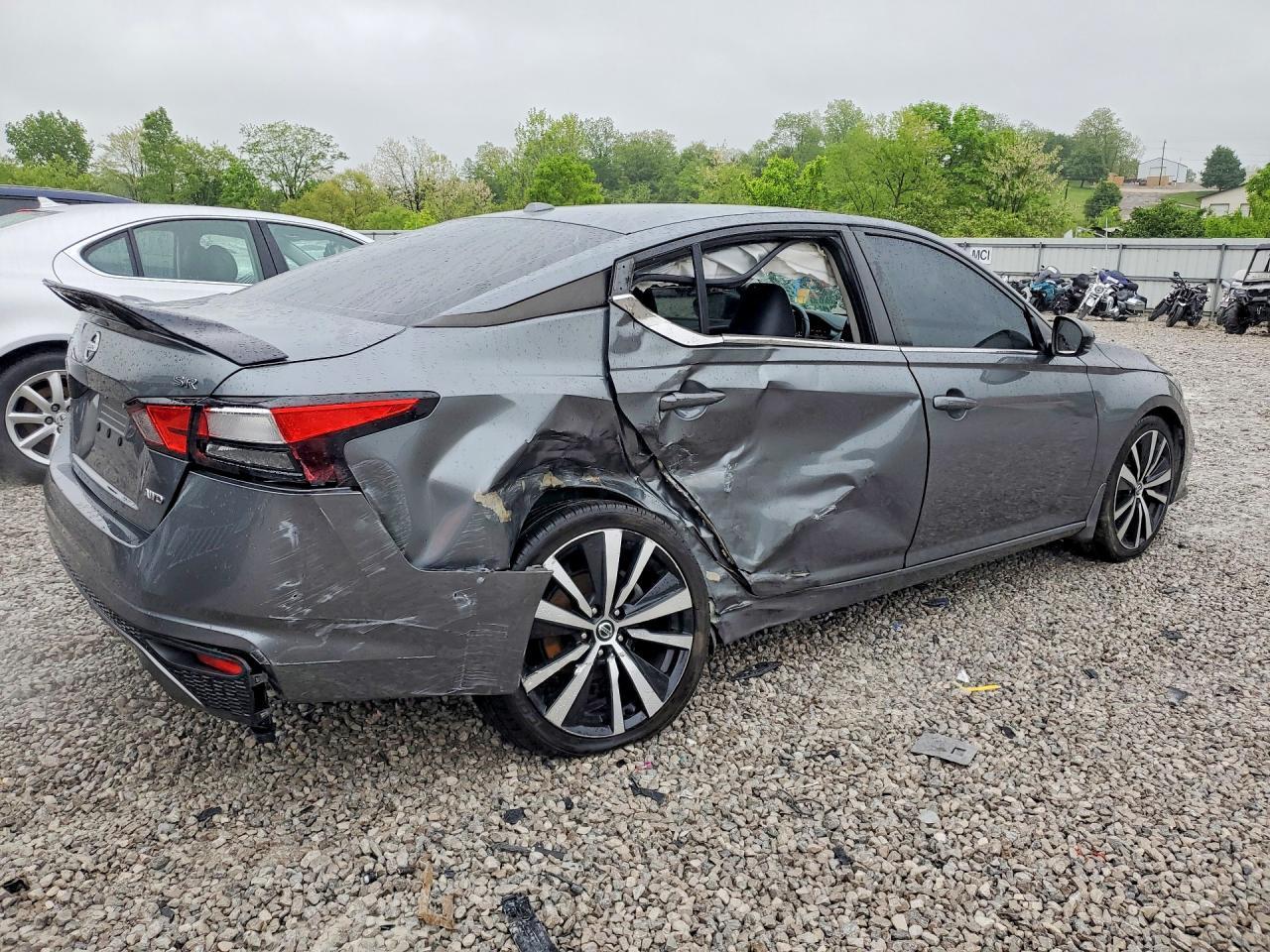 2019 Nissan Altima Sr - Image 3