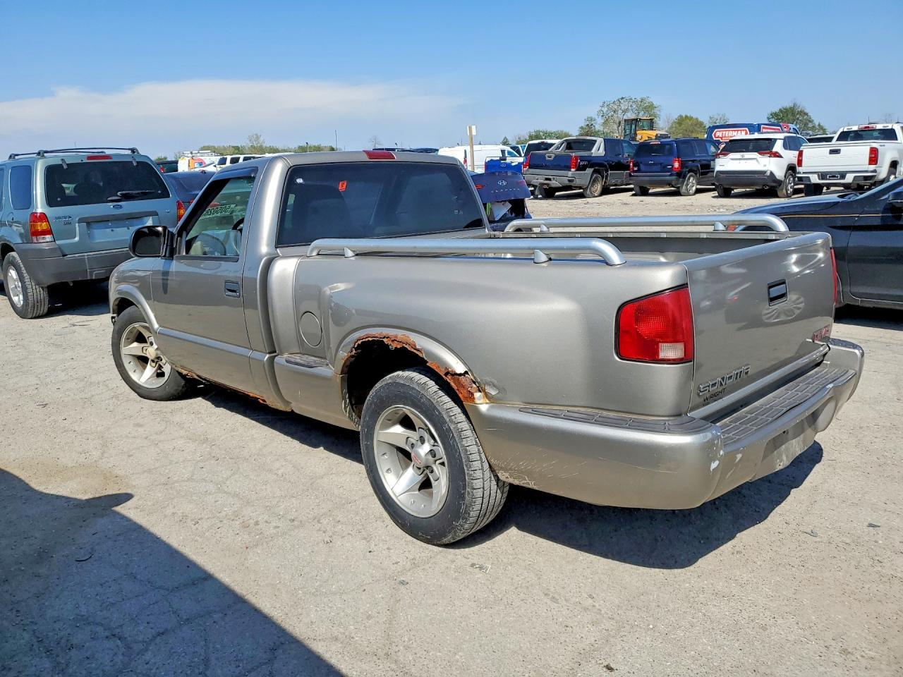 2001 GMC Sonoma - Фото 2