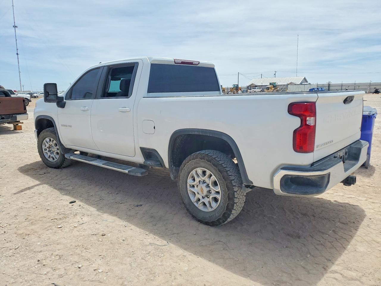2025 Chevrolet Silverado K2500 Heavy Duty Lt - Image 2