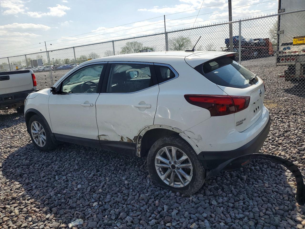 2019 Nissan Rogue Sport S - Фото 2