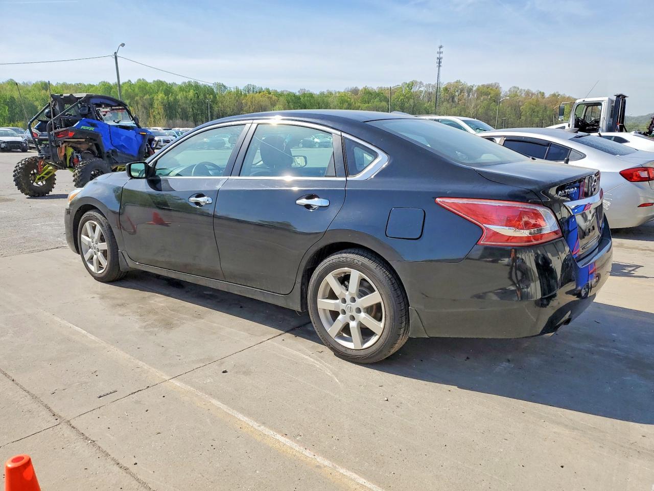 2013 Nissan Altima 2.5 - Фото 2