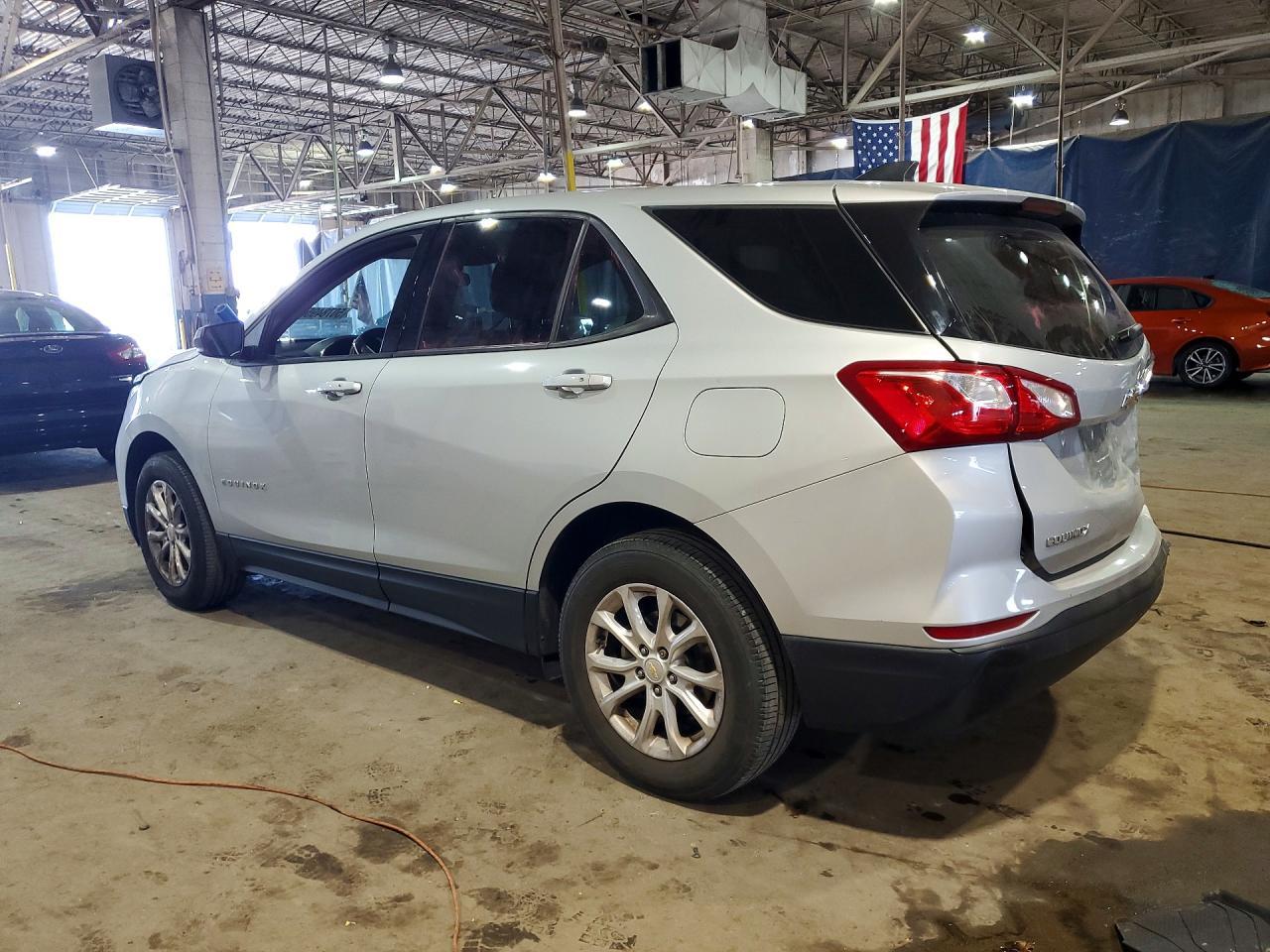 2019 Chevrolet Equinox Ls - Image 2