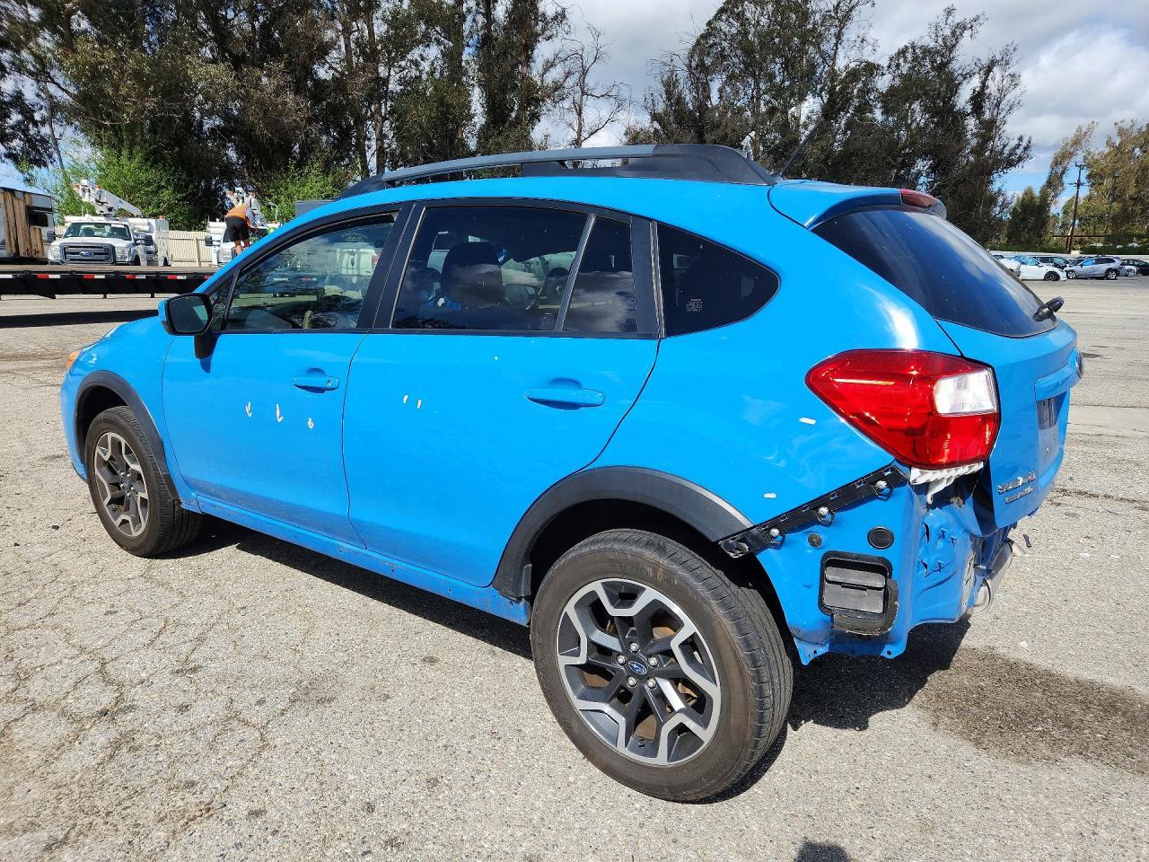 2017 Subaru Crosstrek Premium - Image 2
