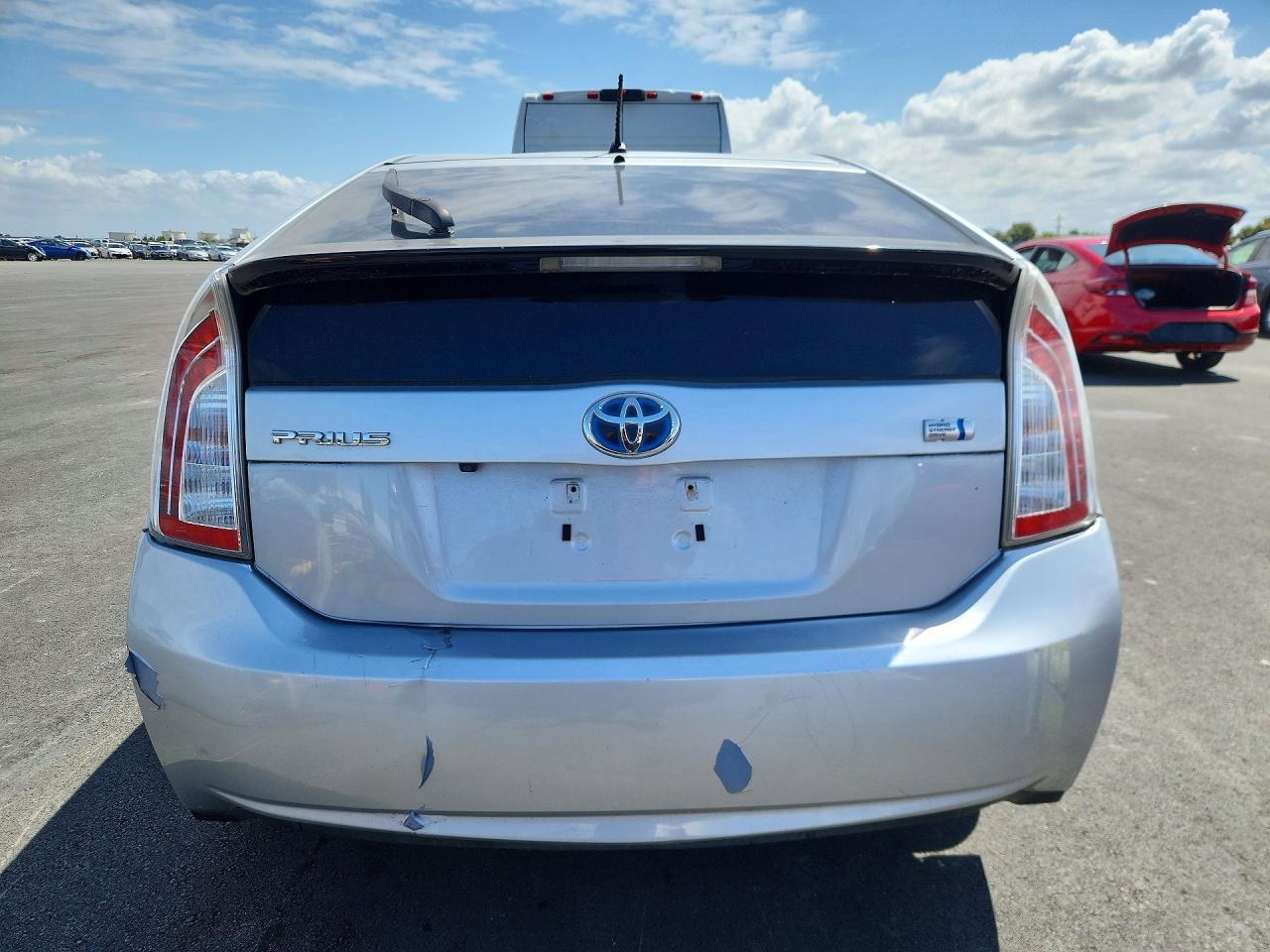 2015 Toyota Prius Two - Фото 6