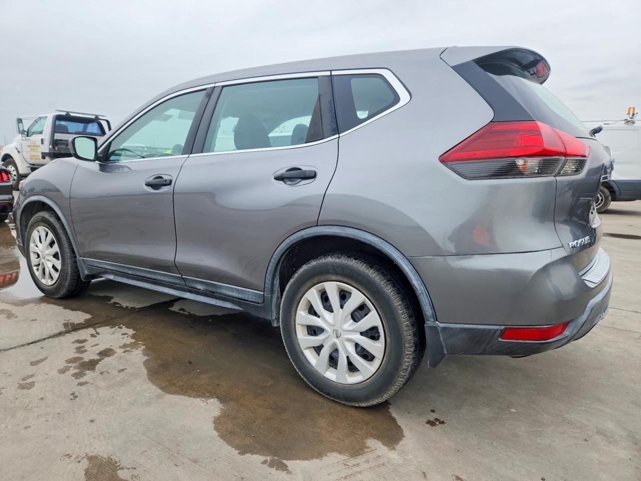 2018 Nissan Rogue S - Фото 2