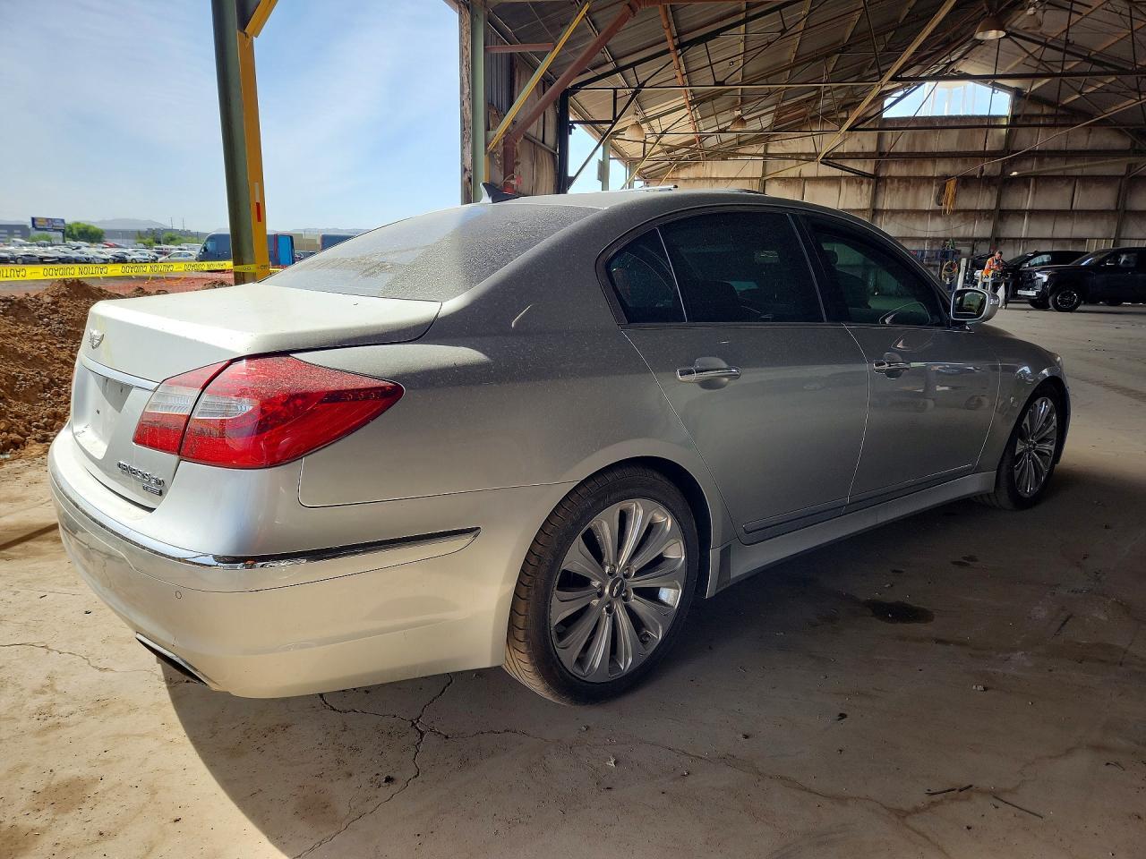 2012 Hyundai Genesis 5.0L R-Spec - Фото 3