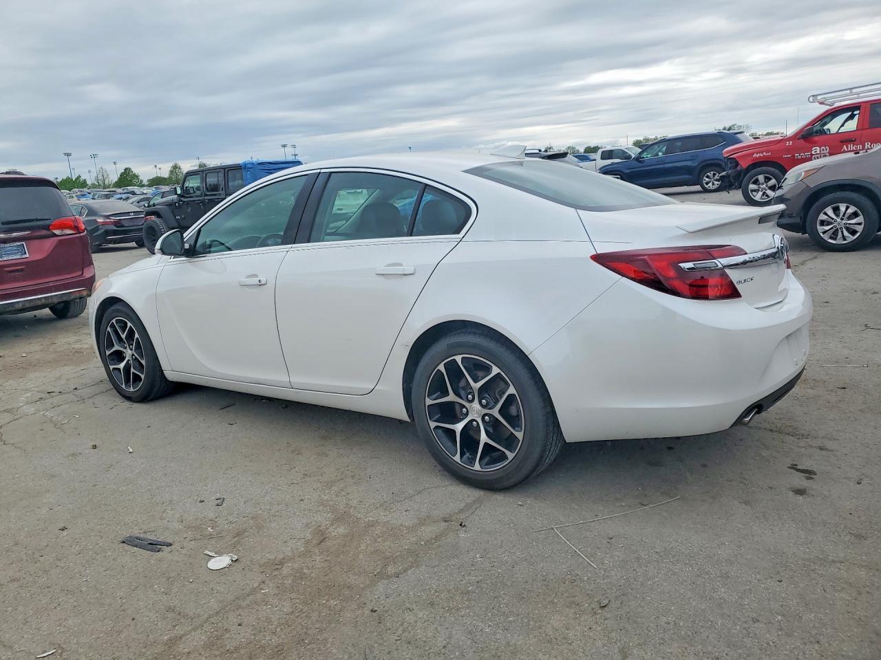 2017 Buick Regal Sport Touring - Фото 2
