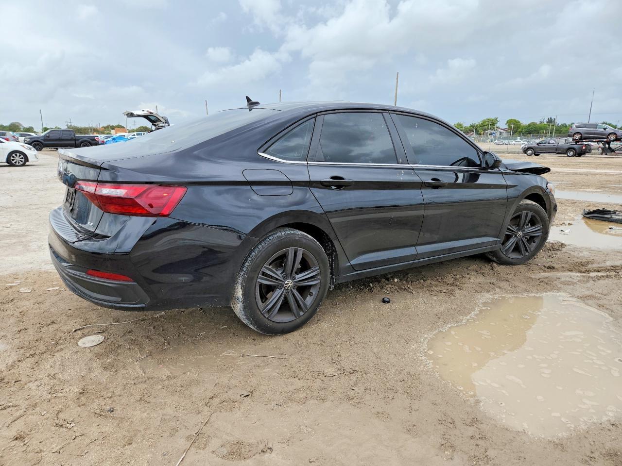 2024 Volkswagen Jetta Se - Image 3