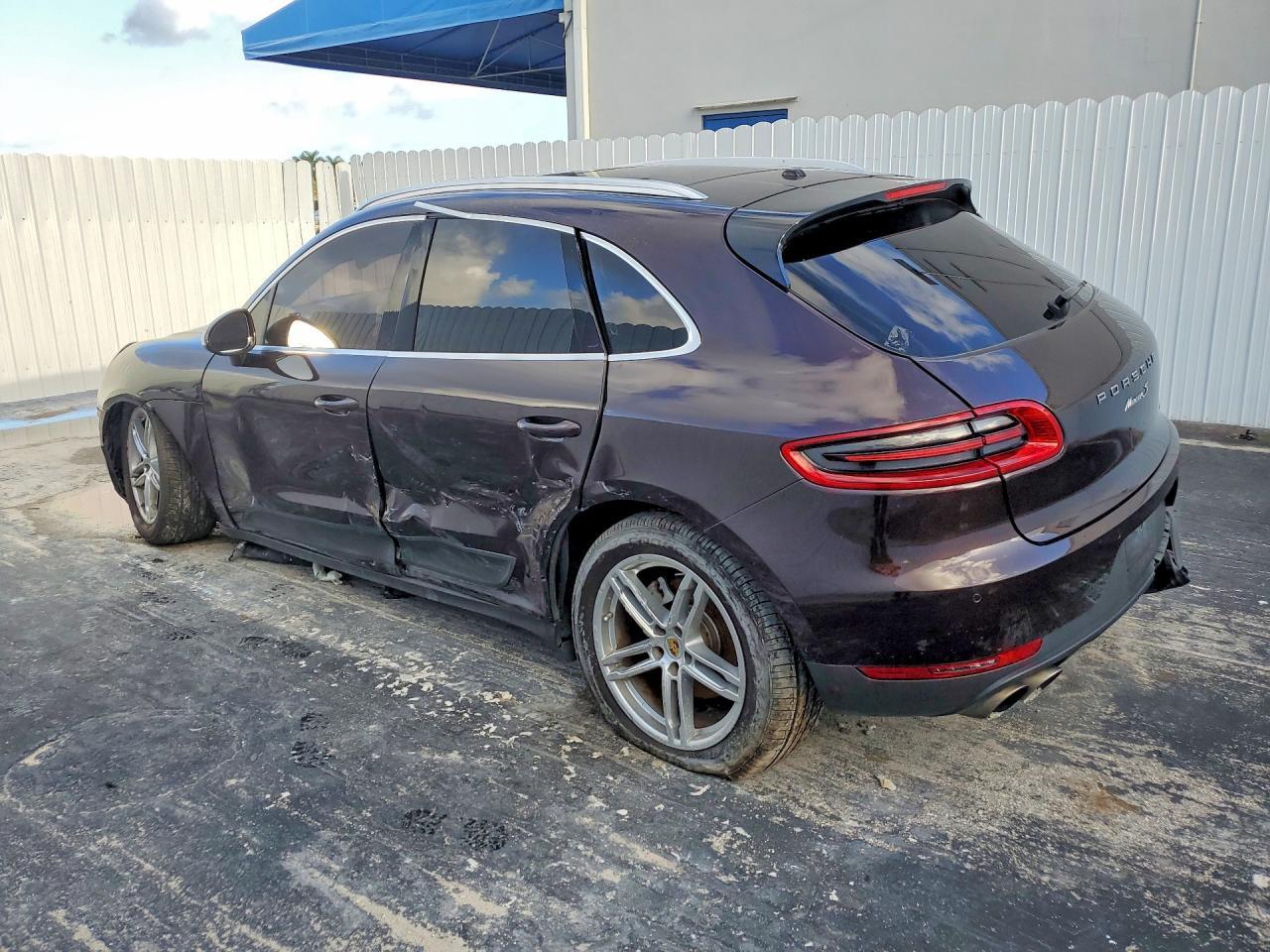 2016 Porsche Macan S - Image 2