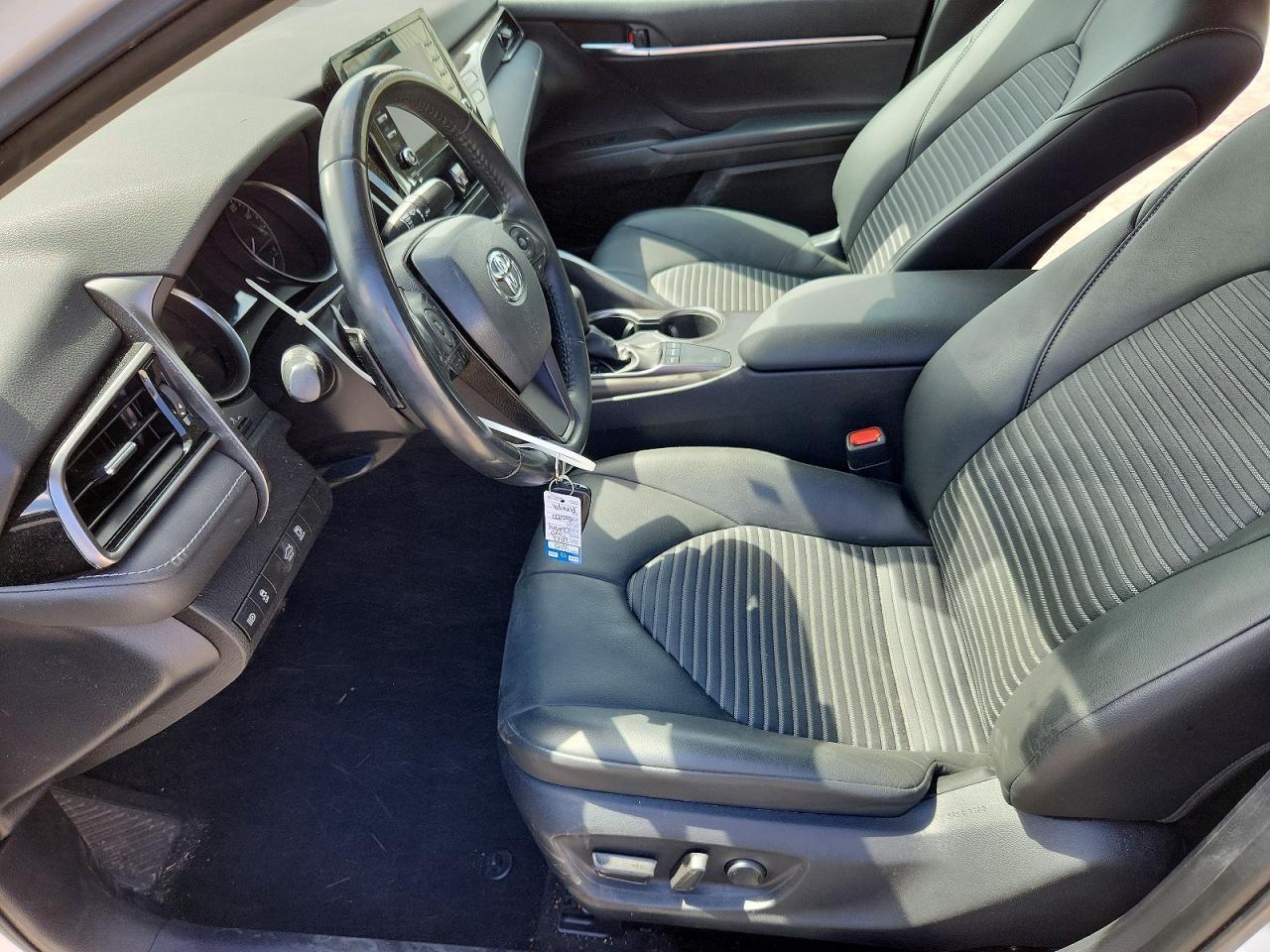 2022 Toyota Camry Se - Image 7
