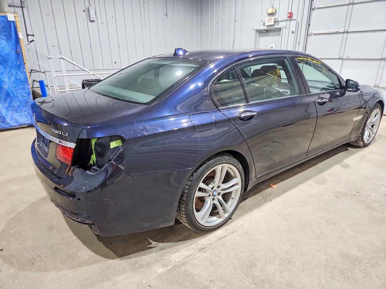 2015 BMW 750 Lxi - Фото 3