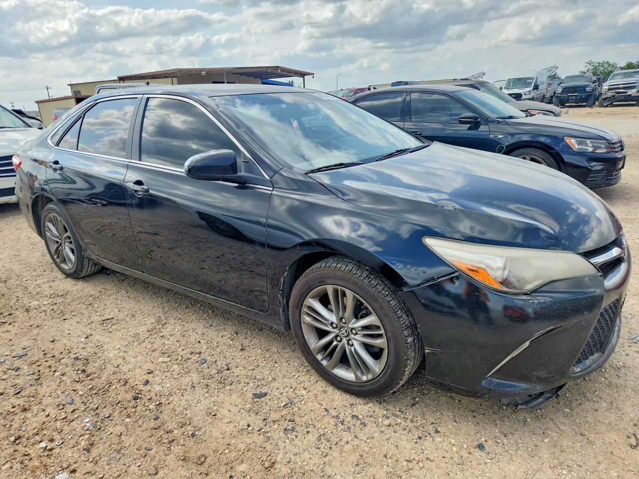 2017 Toyota Camry Se - Фото 4