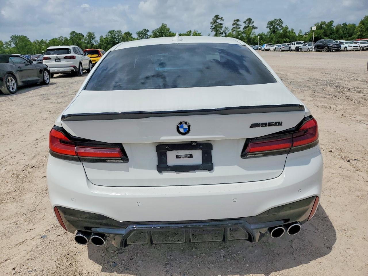 2020 BMW M550Xi - Image 6