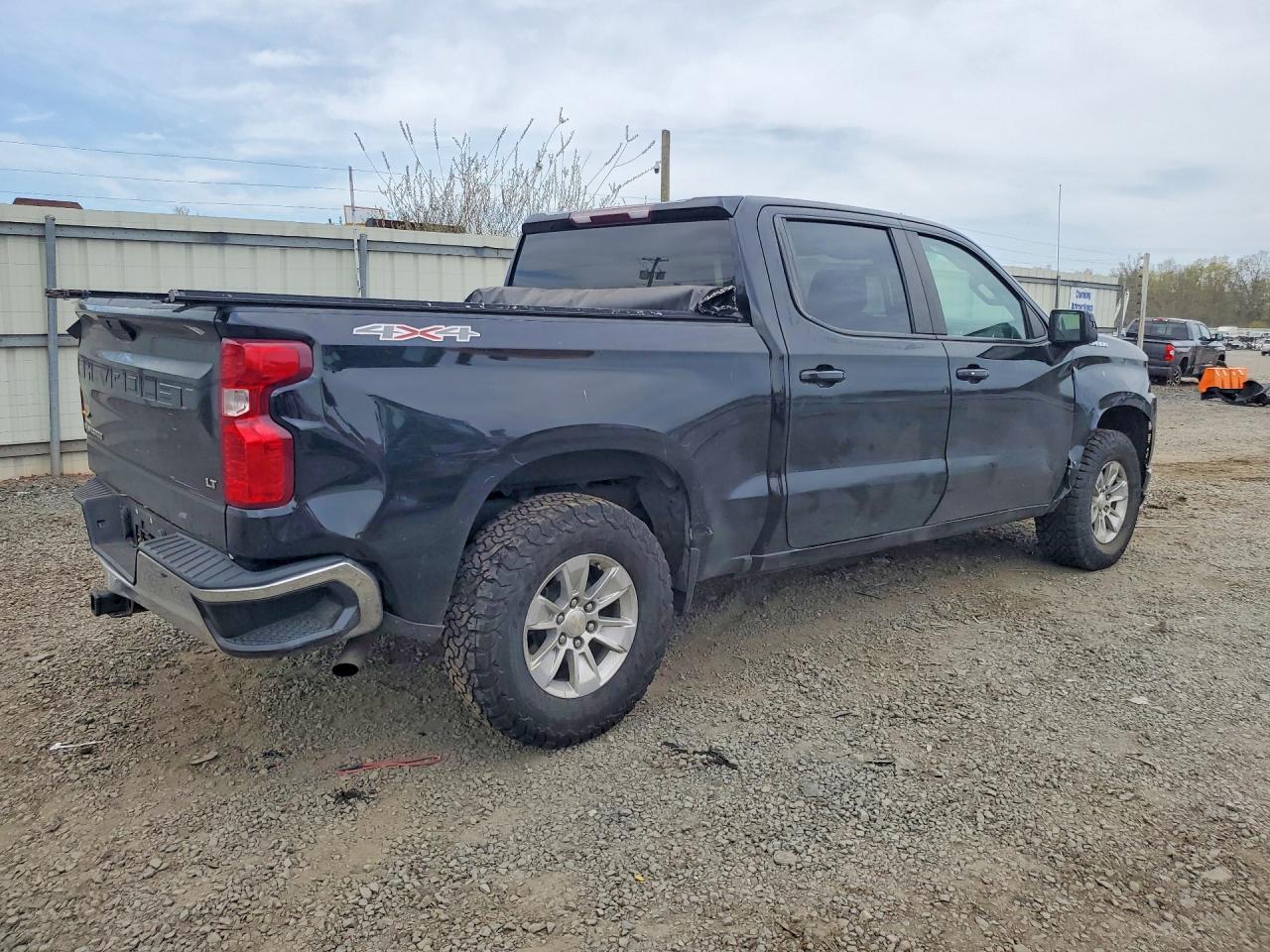 2021 Chevrolet Silverado K1500 Lt - Фото 3
