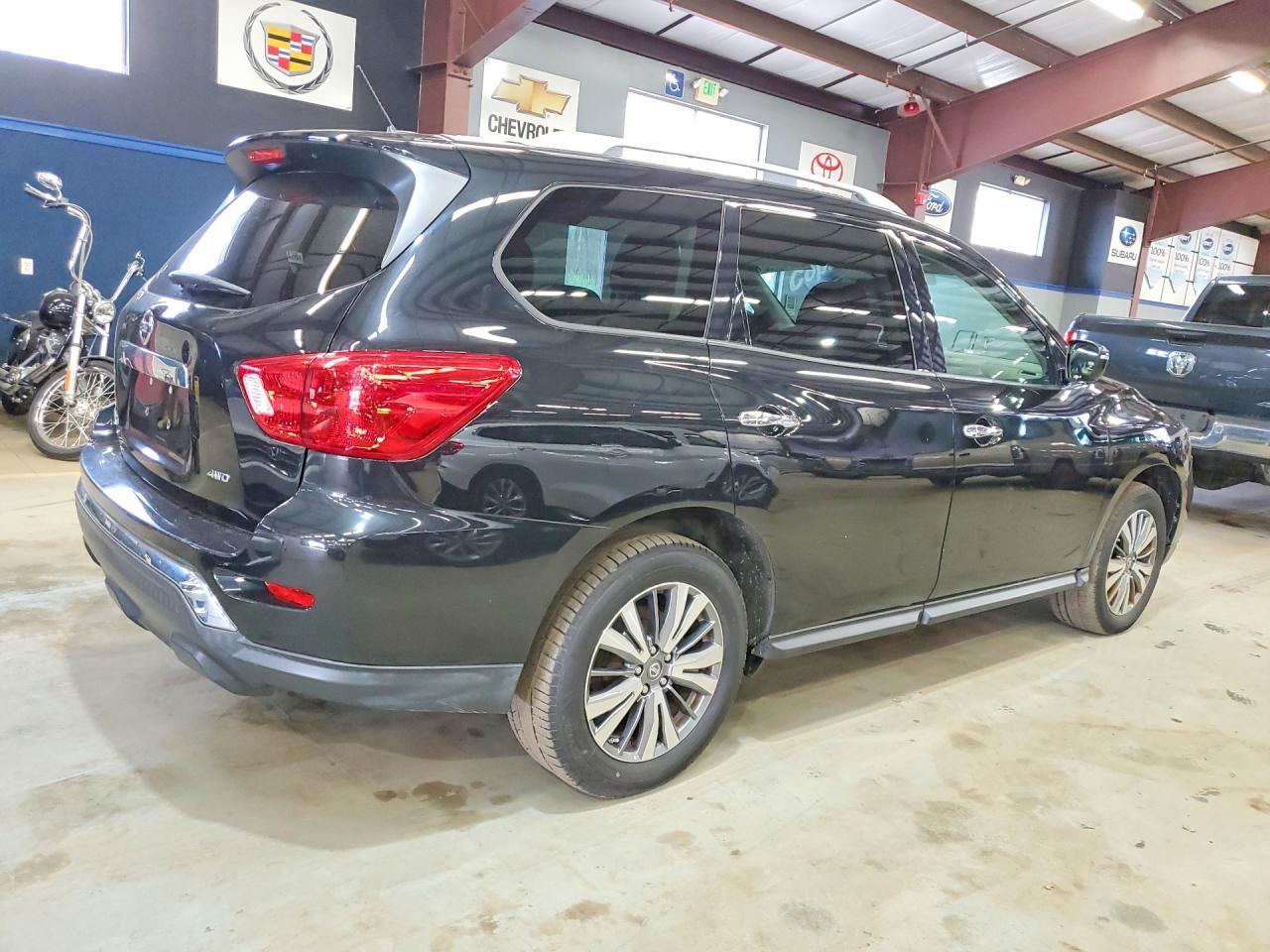 2018 Nissan Pathfinder S - Фото 3