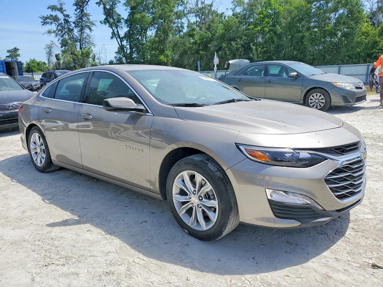 2024 Chevrolet Malibu Lt - Image 4