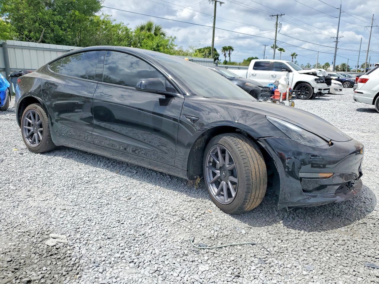 2023 Tesla Model 3 - Image 4