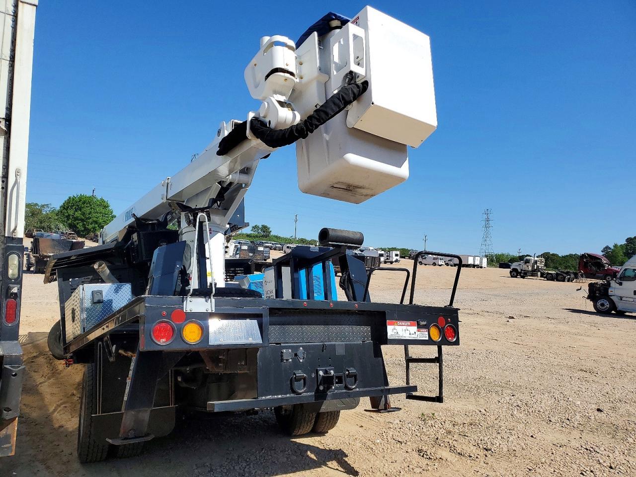 2022 Ram 5500 Bucket Truck - Фото 3