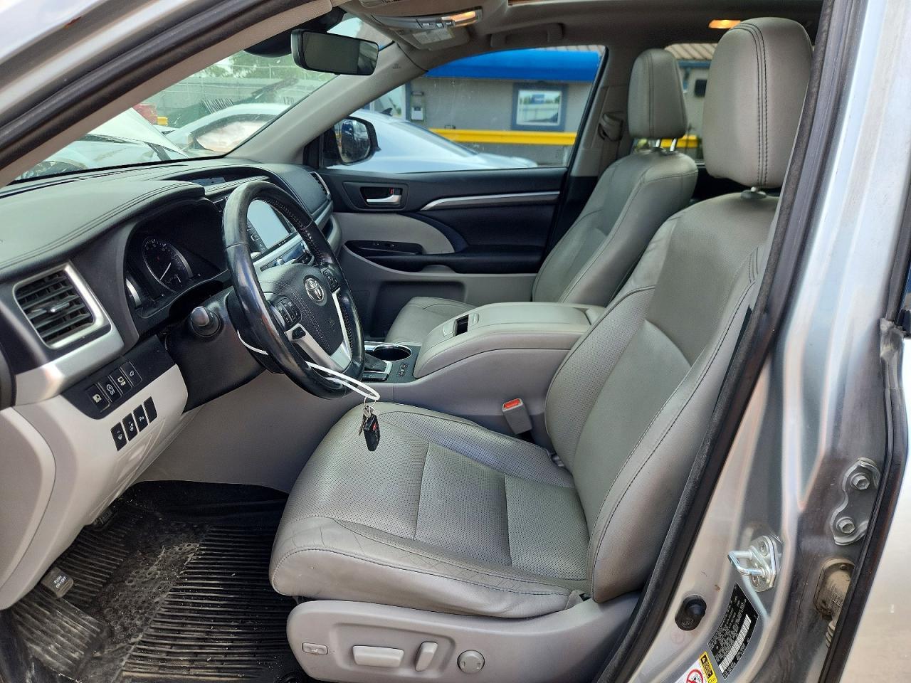 2017 Toyota Highlander Limited Platinum - Фото 7