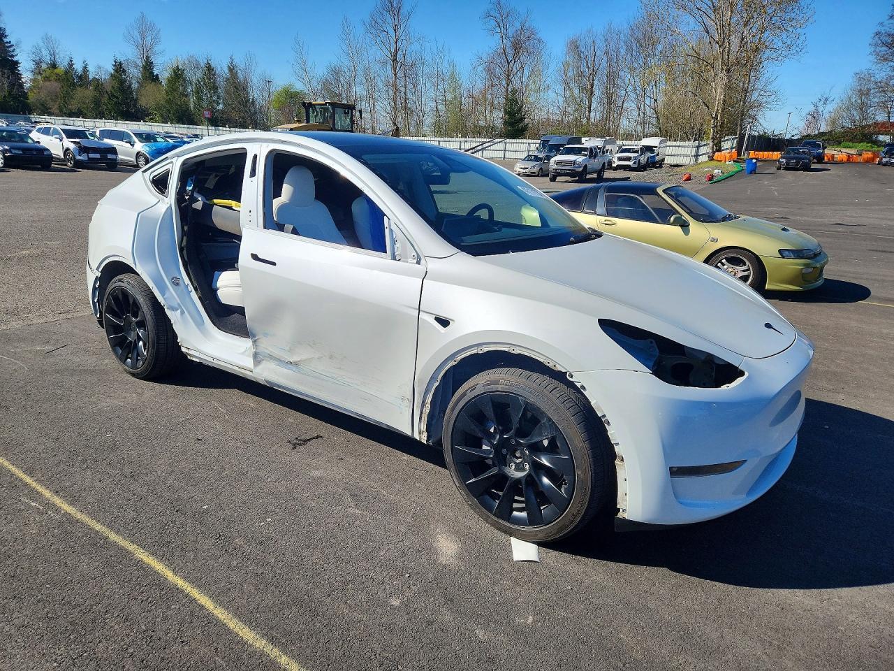 2024 Tesla Model Y - Фото 4