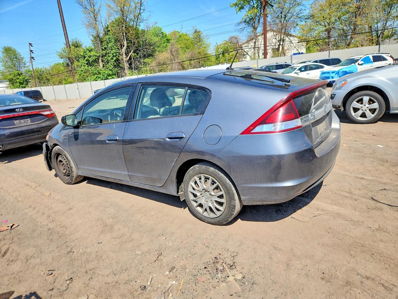2013 Honda Insight Lx - Image 2