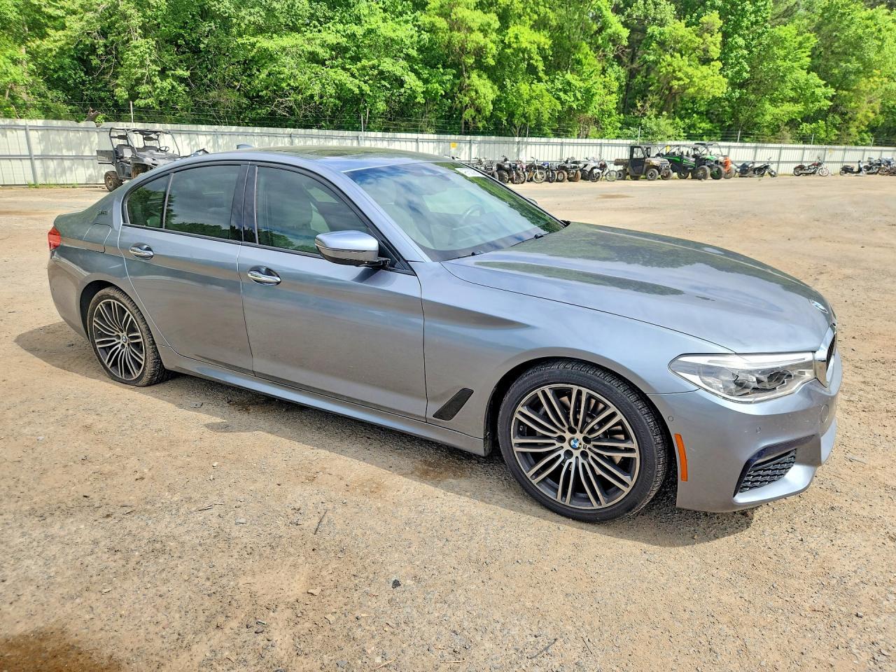 2018 BMW 530E - Фото 4