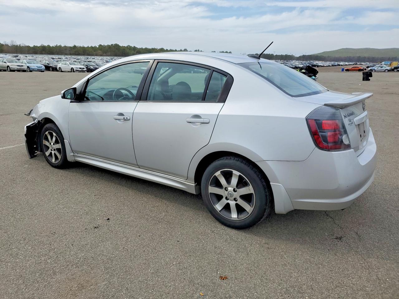 2012 Nissan Sentra 2.0 - Image 2