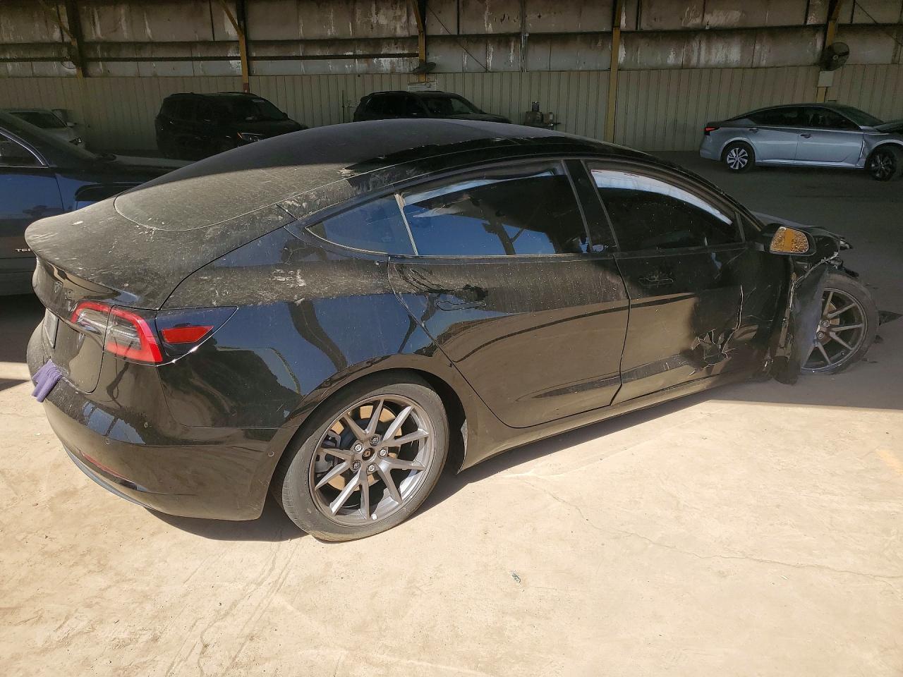 2022 Tesla Model 3 - Image 3