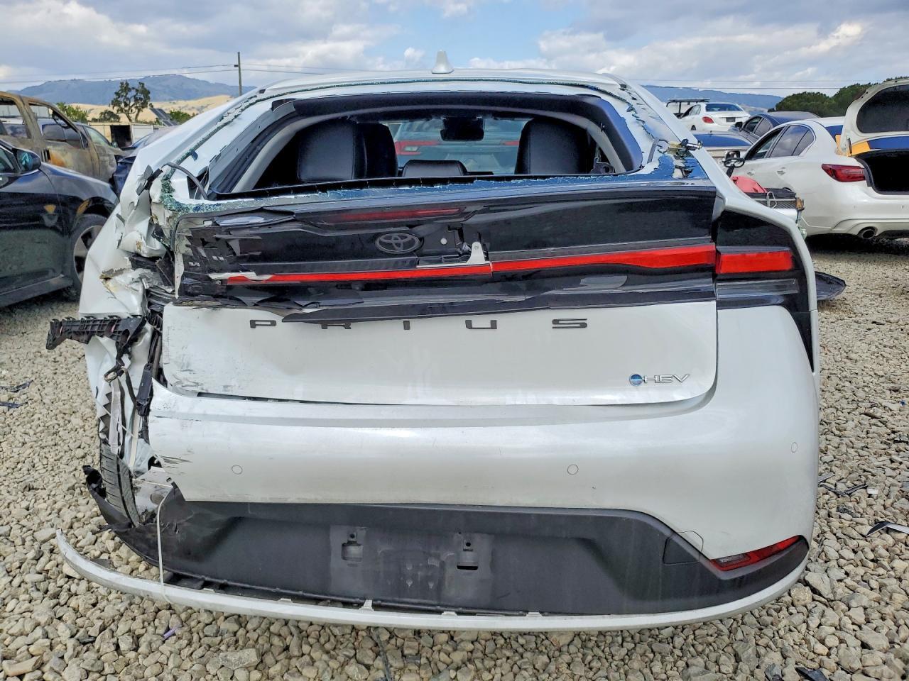 2024 Toyota Prius Le - Фото 6