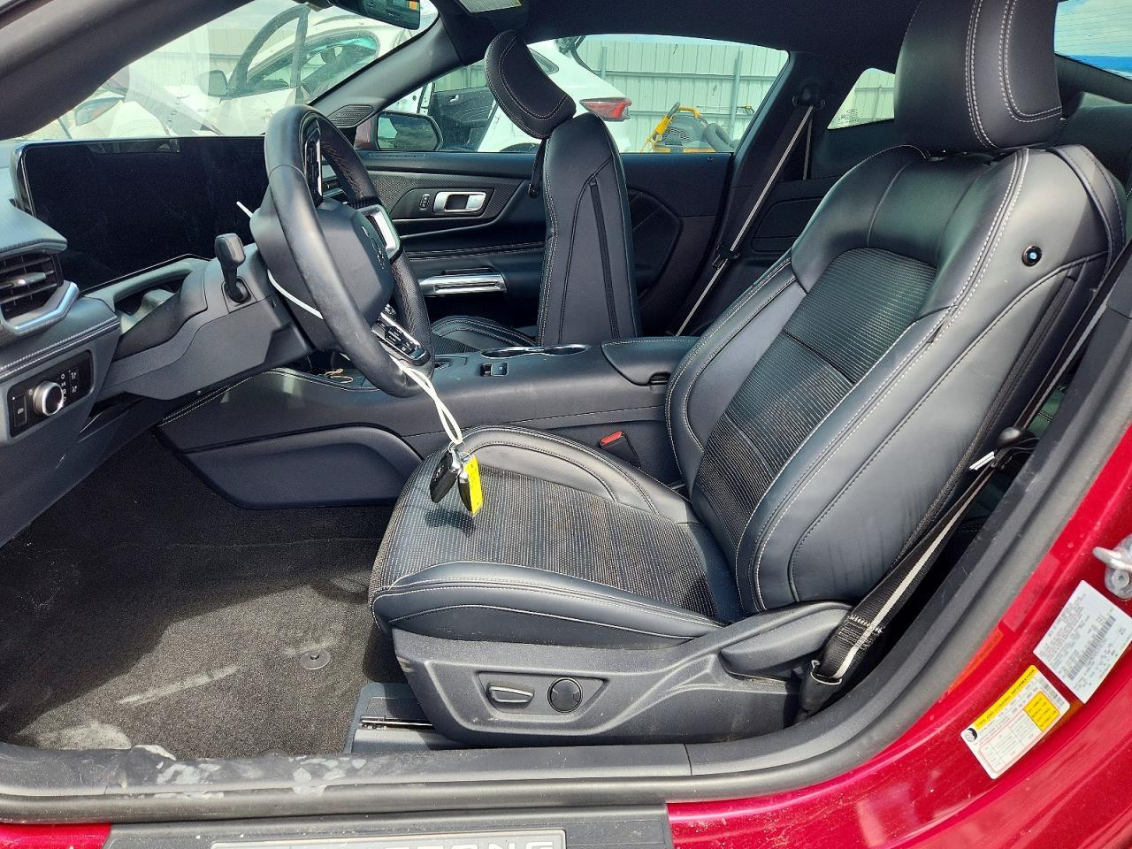 2025 Ford Mustang - Image 7