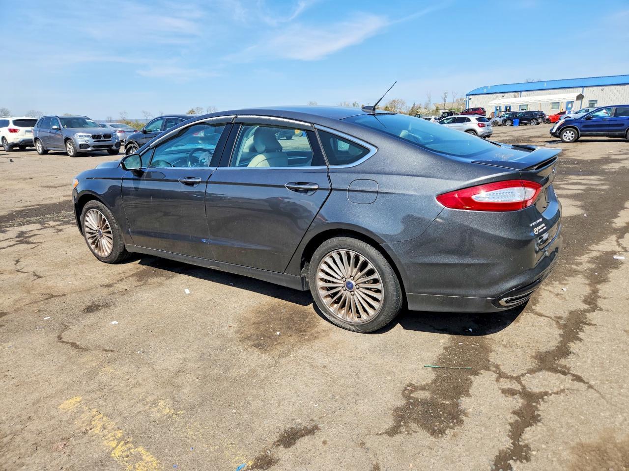 2015 Ford Fusion Titanium - Фото 2