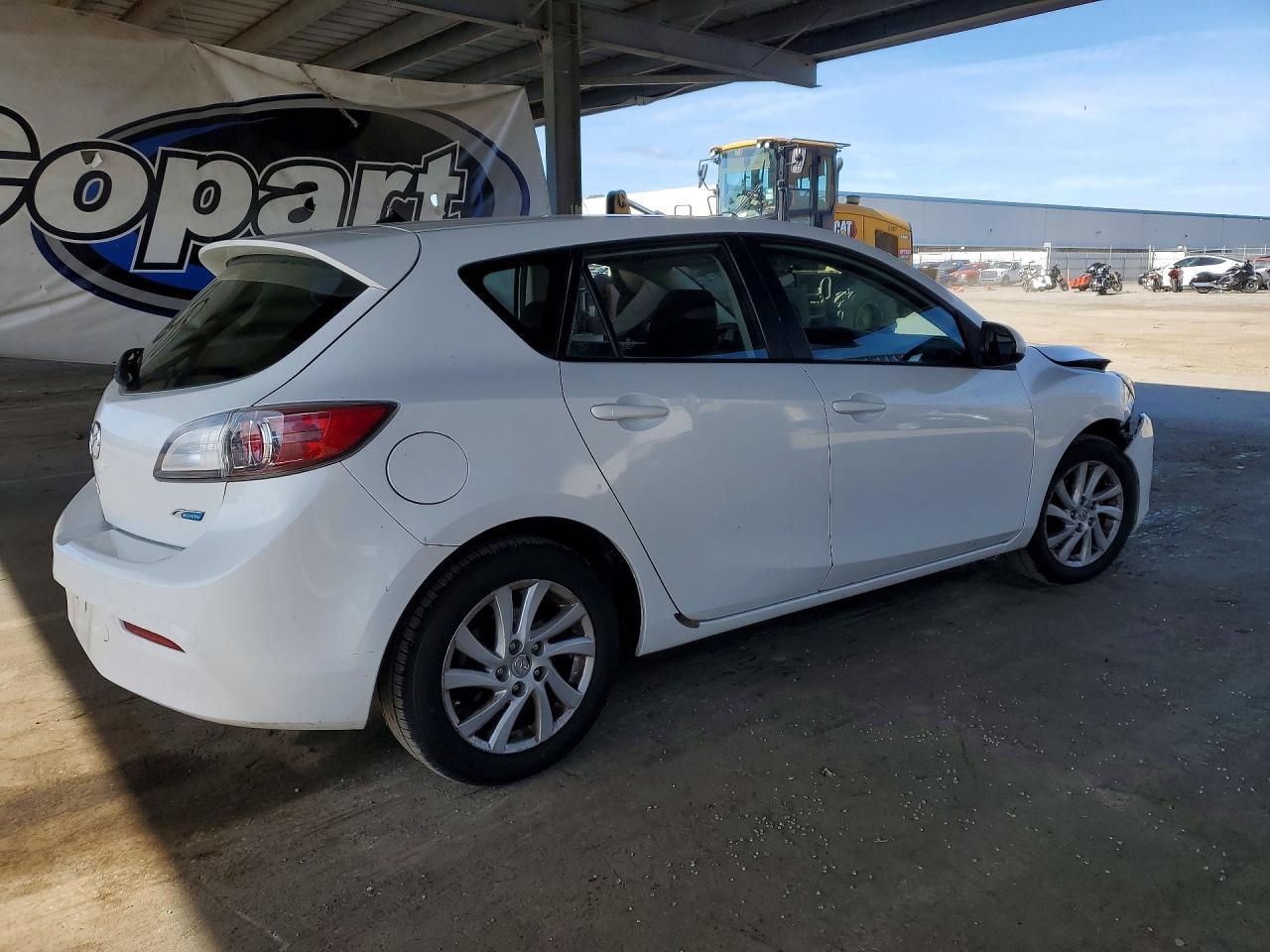2012 Mazda 3 I - Image 3