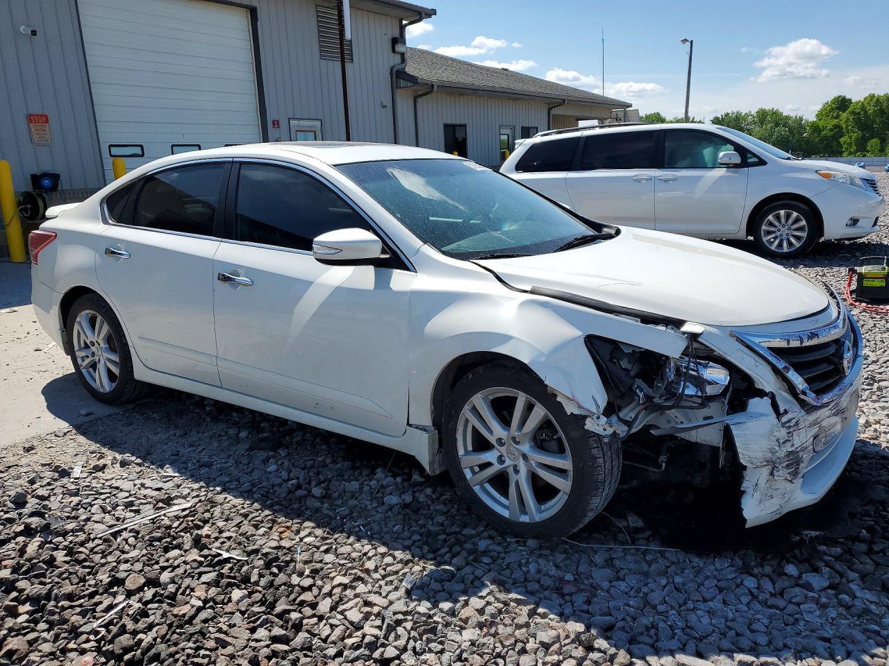 2013 Nissan Altima 3.5 S - Image 4