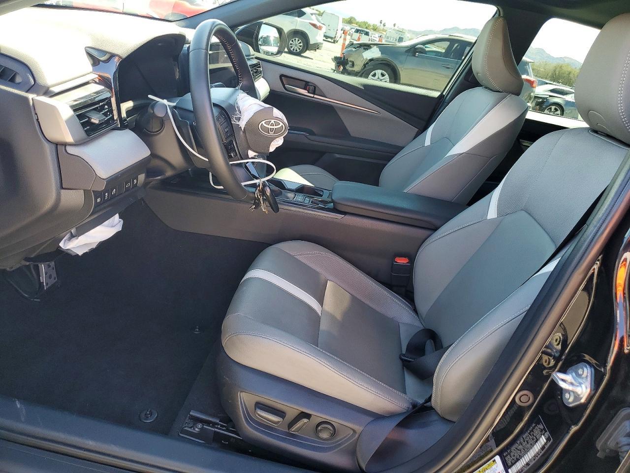 2025 Toyota Camry Se - Фото 7