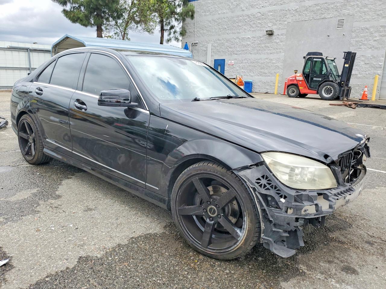 2011 Mercedes-Benz C 300 - Фото 4
