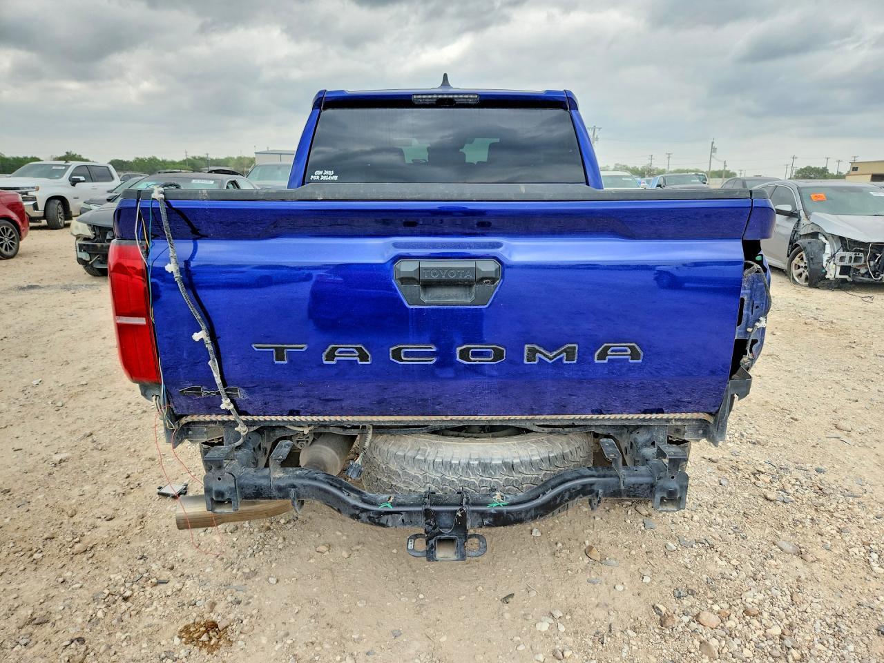 2025 Toyota Tacoma Trd Off-Road - Image 6