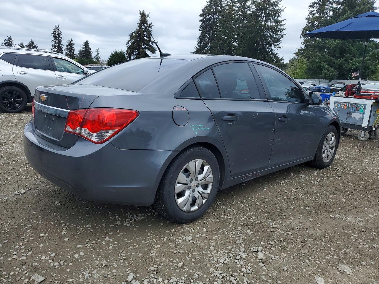 2013 Chevrolet Cruze Ls - Image 3
