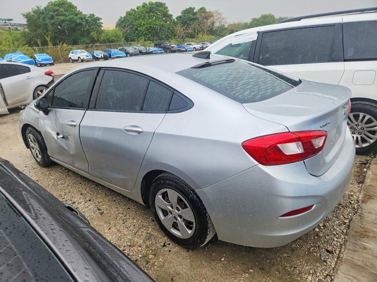 2016 Chevrolet Cruze Ls - Image 2