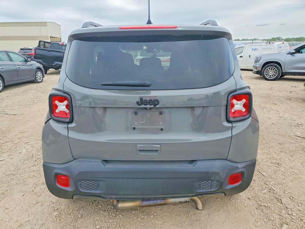 2020 Jeep Renegade Latitude - Image 6