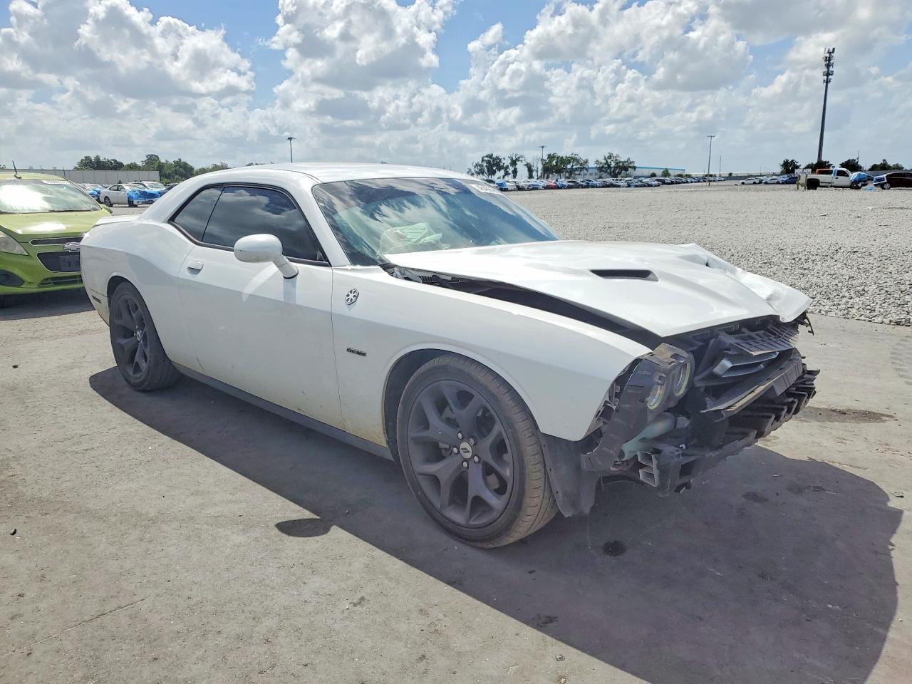 2018 Dodge Challenger R - Image 4