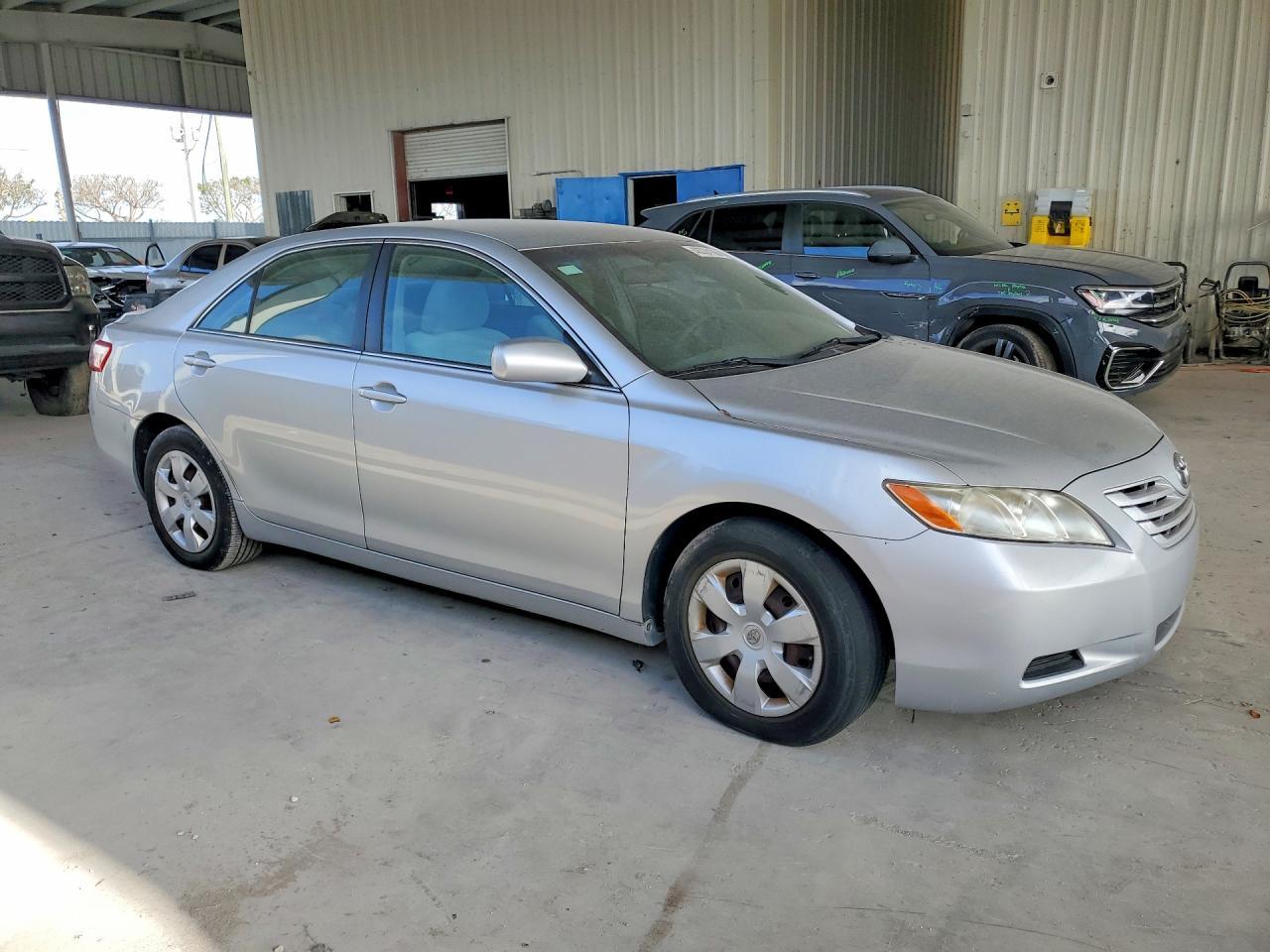 2007 Toyota Camry Le - Image 4