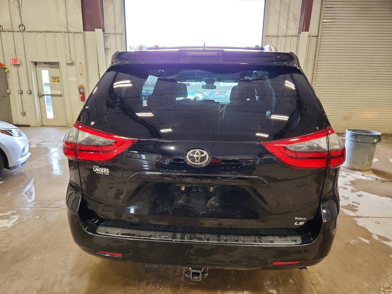 2020 Toyota Sienna Le - Фото 6