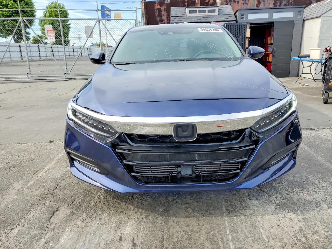 2018 Honda Accord Touring - Image 5