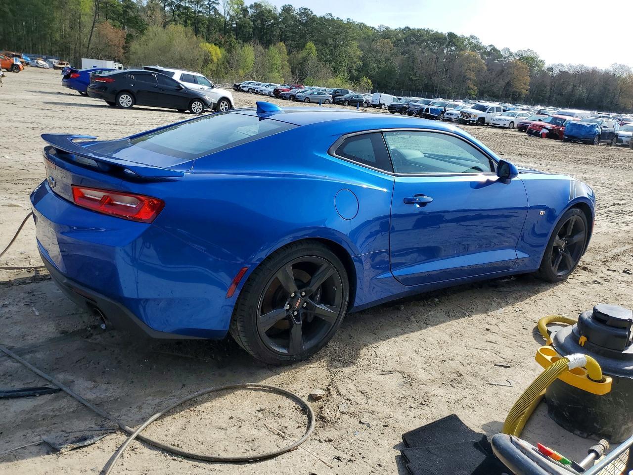 2016 Chevrolet Camaro Ss - Image 3