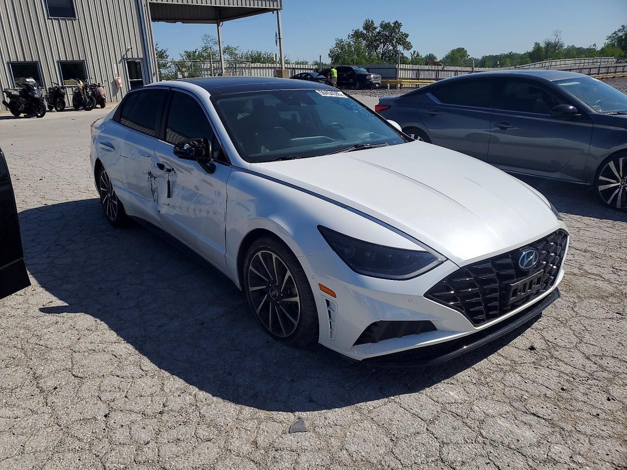 2020 Hyundai Sonata Limited - Image 4