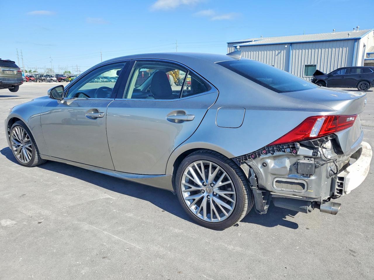 2016 Lexus Is 200T - Фото 2