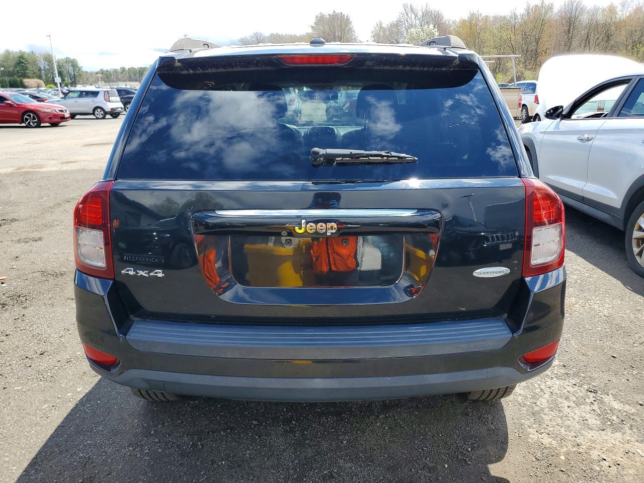 2014 Jeep Compass Latitude - Image 6
